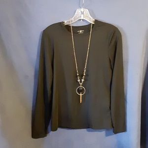 Jaclyn Smith size small black top